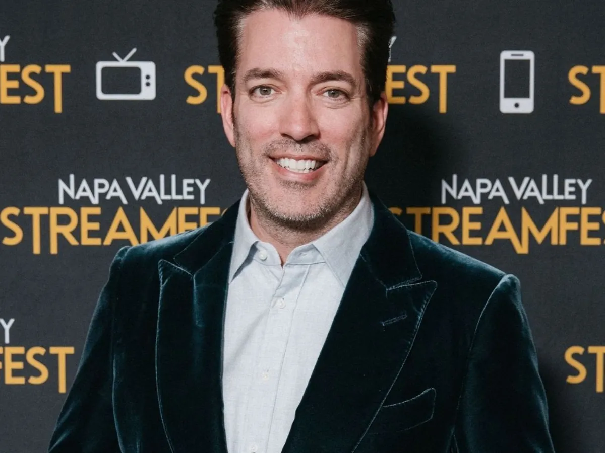 Entertainment Now: Jonathan Scott accepts the StreamFest Social Impact Award